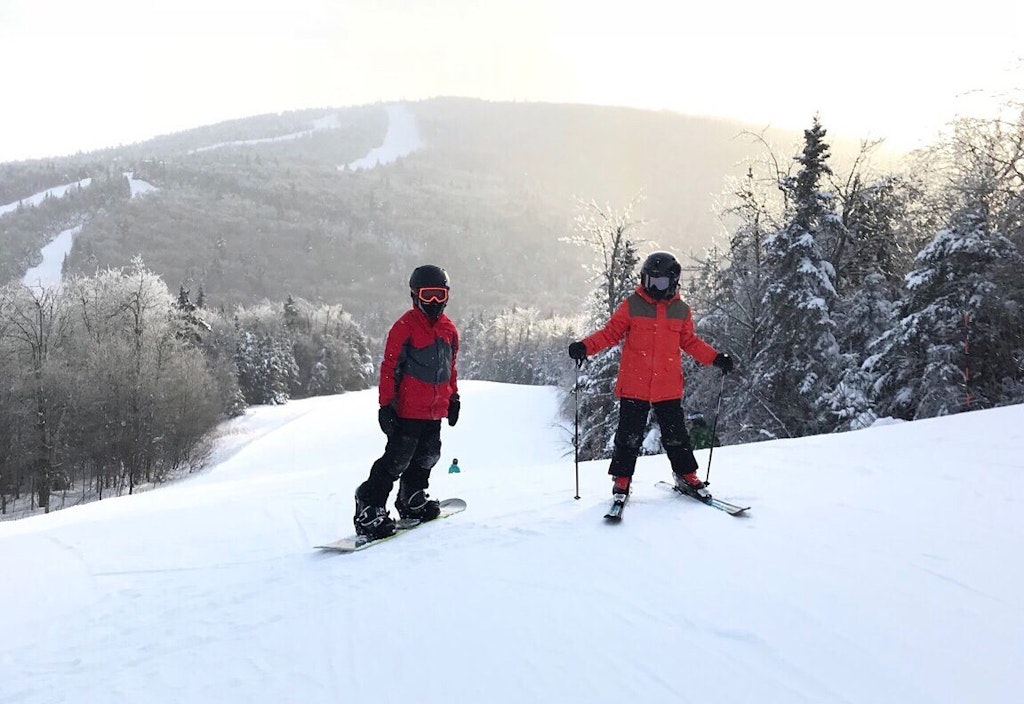 what to pack for family ski trip, kids skiing, snowboarding with kids, okemo vermont, family ski trip packing list