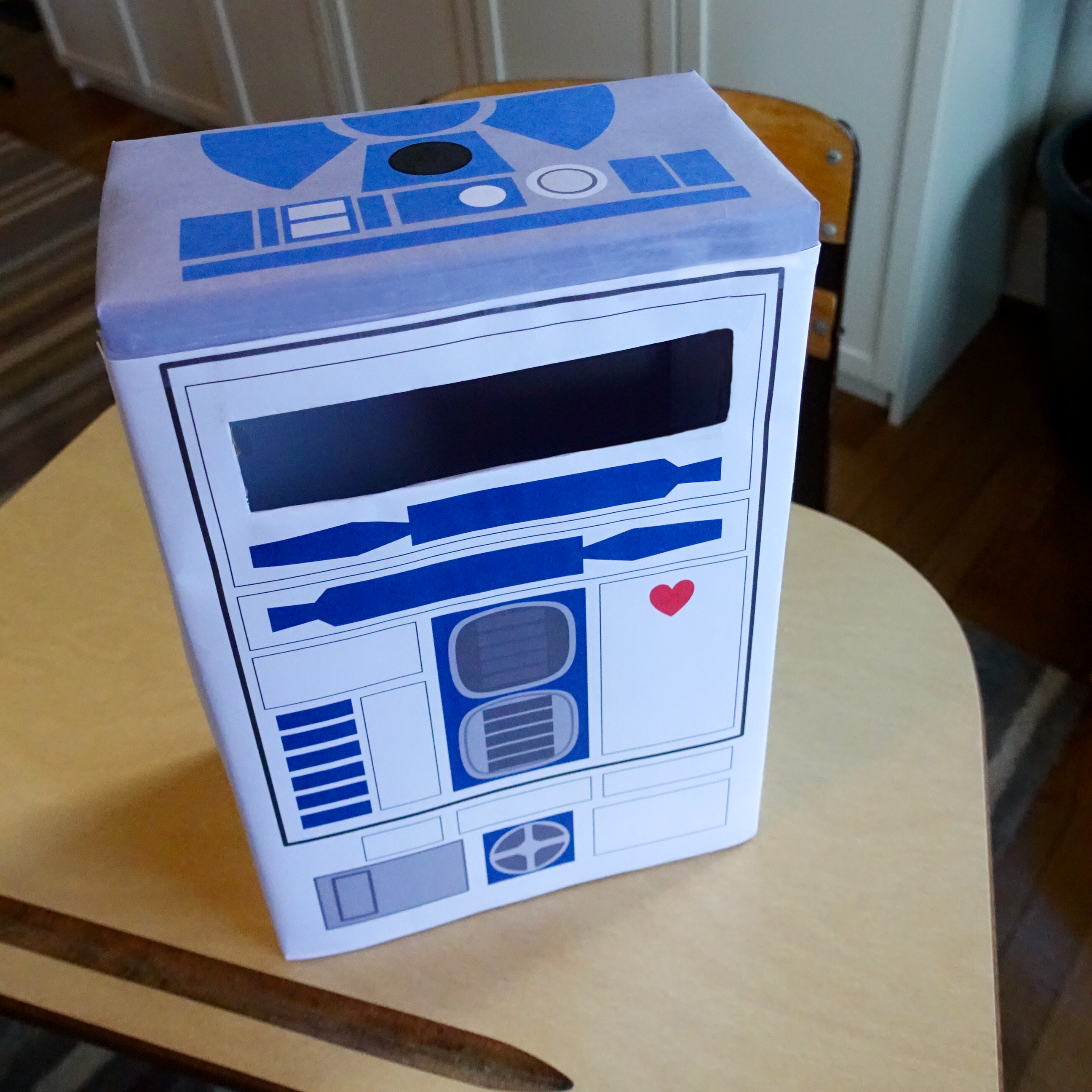 R2D2 Valentine's Day Classroom Mailbox