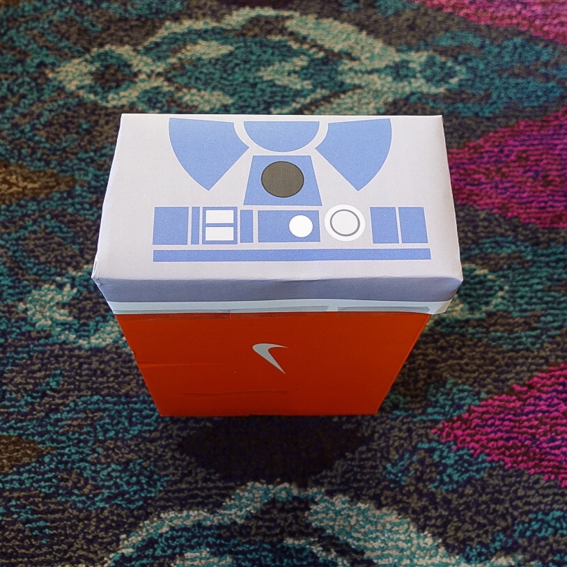 R2D2 Valentine Mailbox