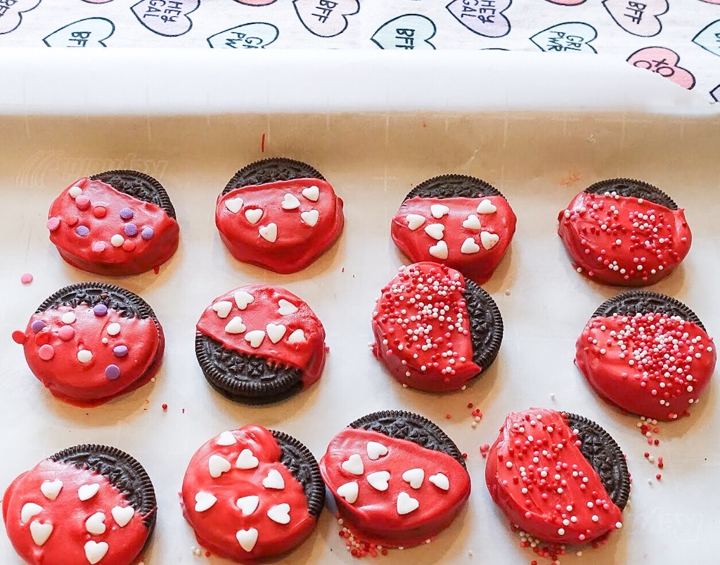 love bug valentine cookies