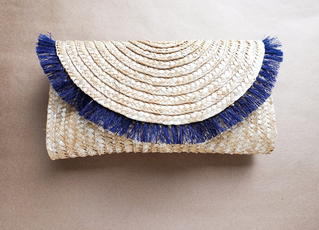 DIY Fringe Summer Straw Clutch