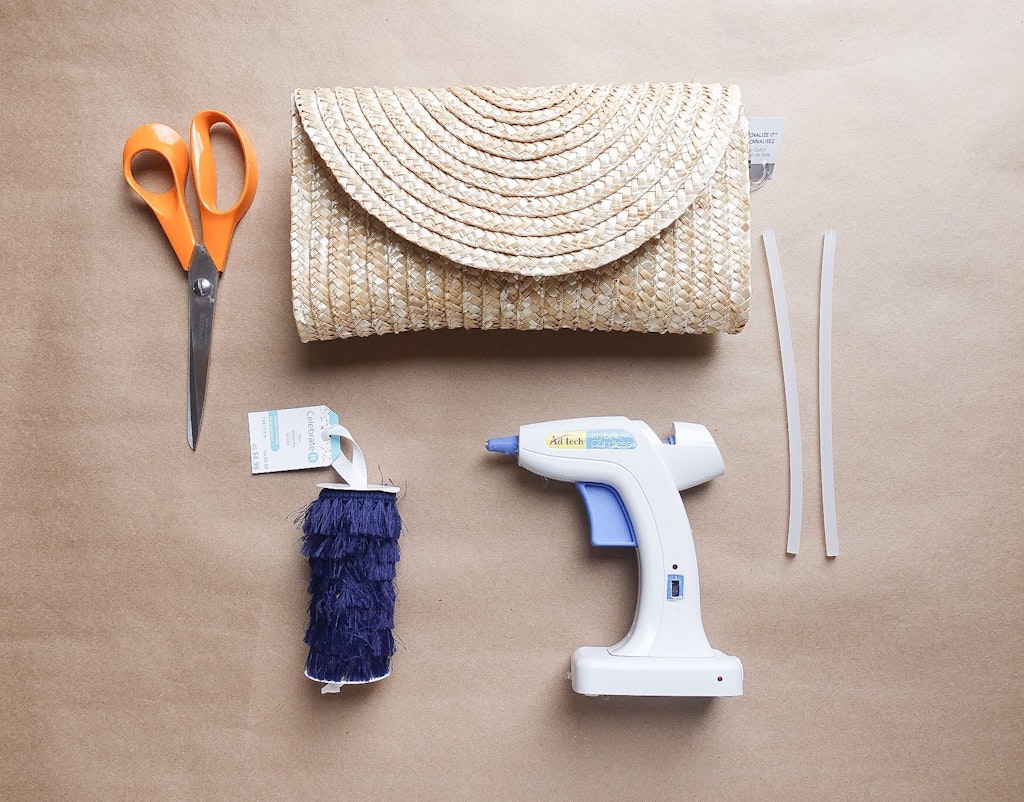 DIY Fringe Summer Straw Clutch