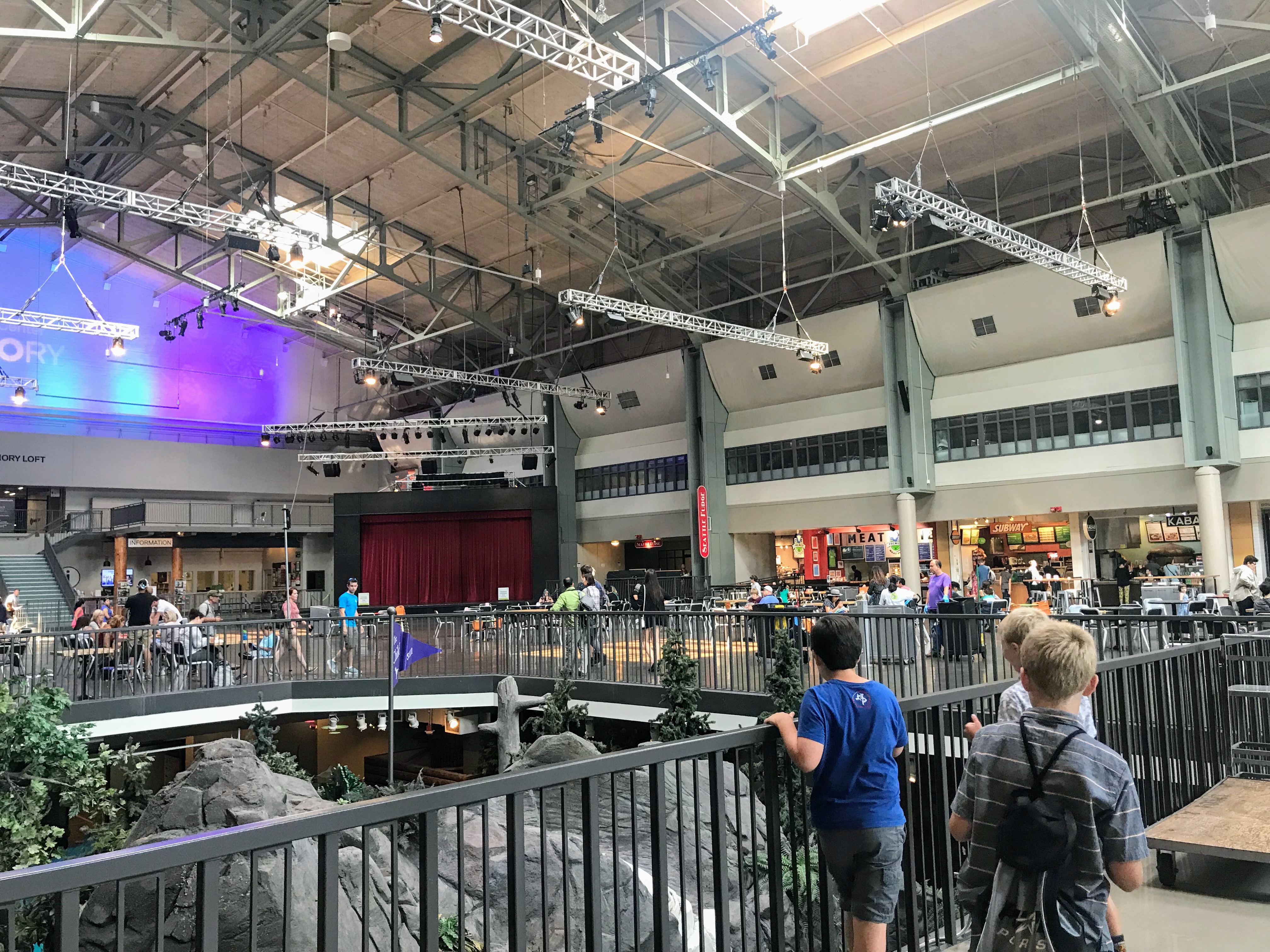 Family Vacation to Seattle - Armory at Lunch Time