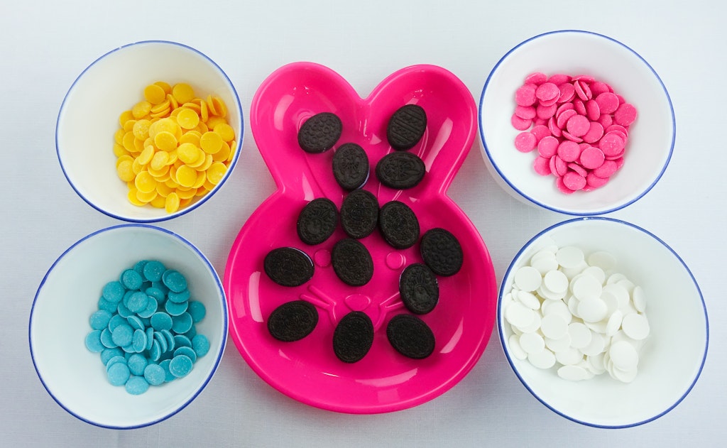 Easter Snacks For Kids - Chocolate Covered Oreo Easter Egg Cookies