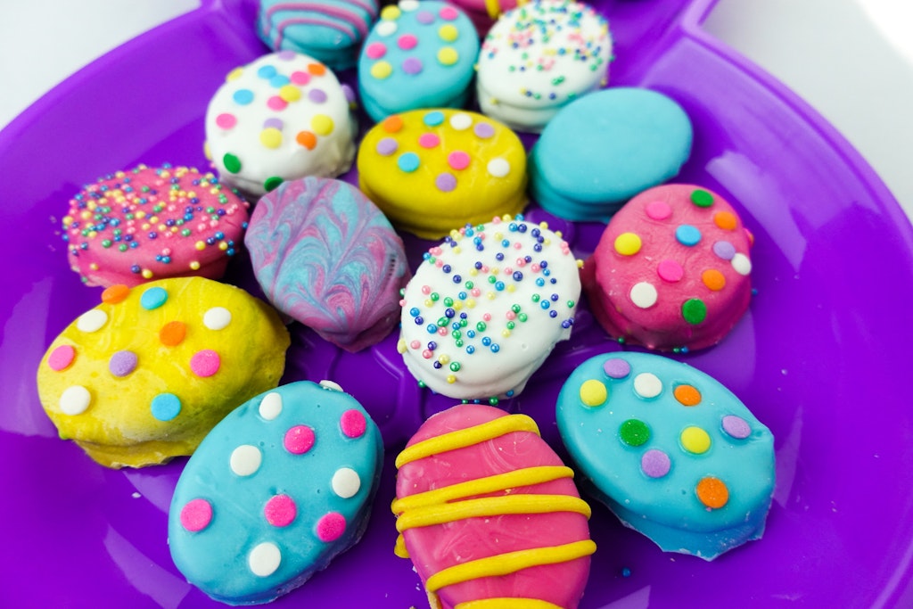 Easter Snacks - Chocolate Covered Easter Egg Oreo Cookies