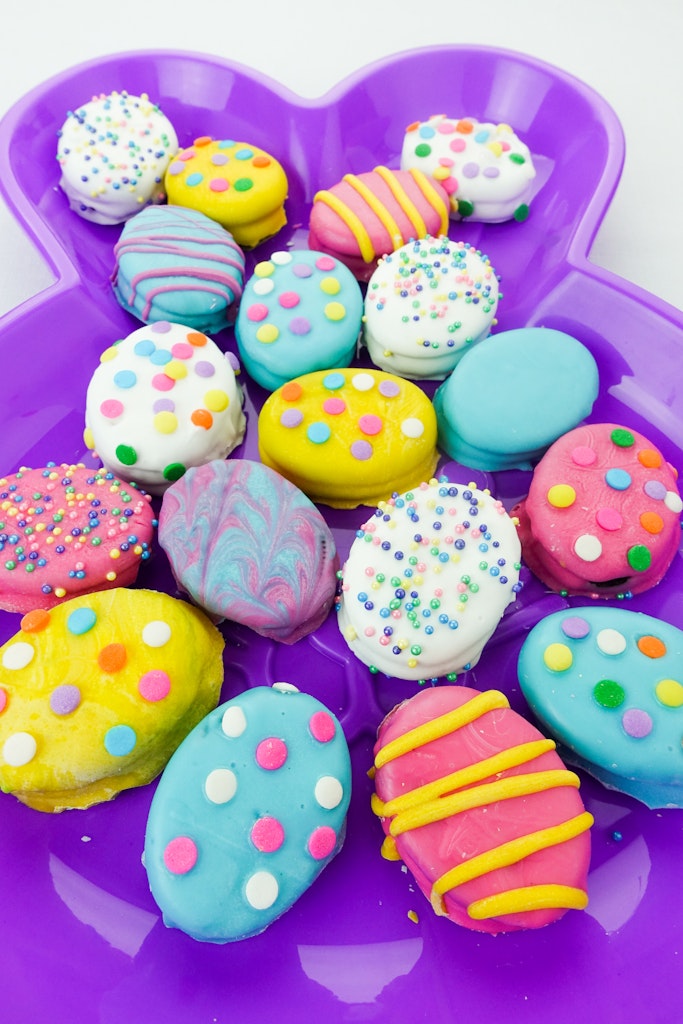 Easter Snacks For Kids - Decorated Oreo Easter Egg Cookies