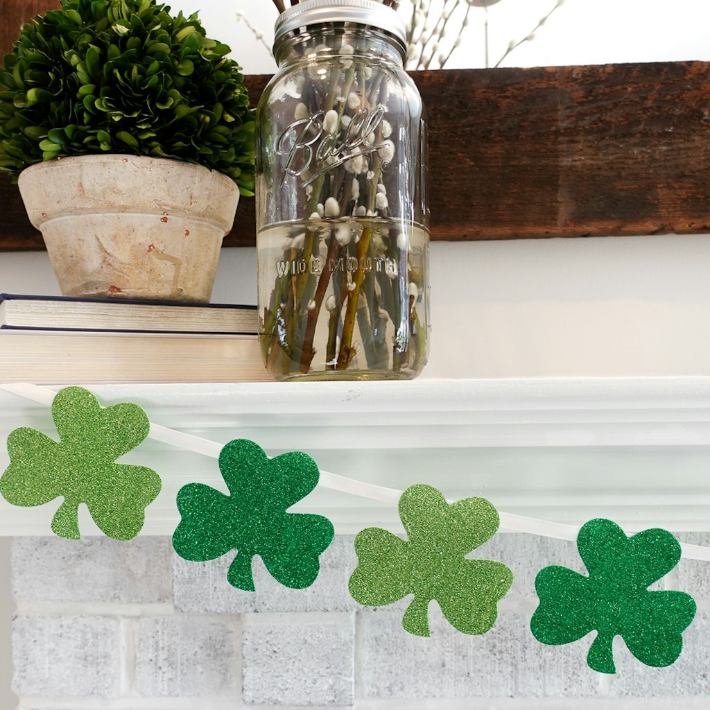 DIY Dollar Store Shamrock Banner