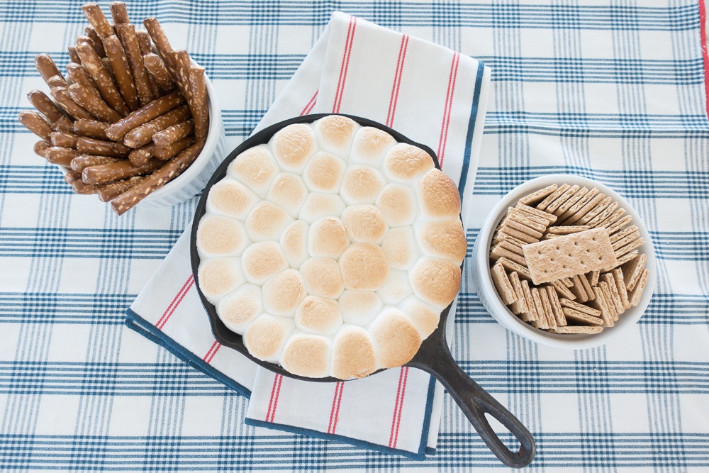 How to make s'mores dip in the oven