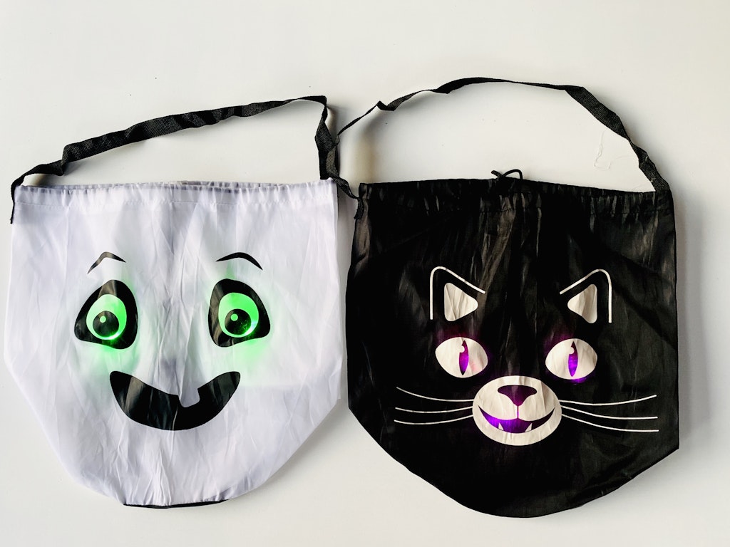 Light up Halloween Trick-or-Treat Bags