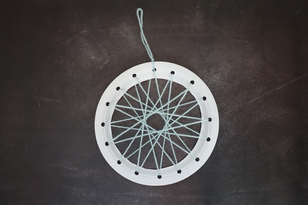 paper plate dream catcher