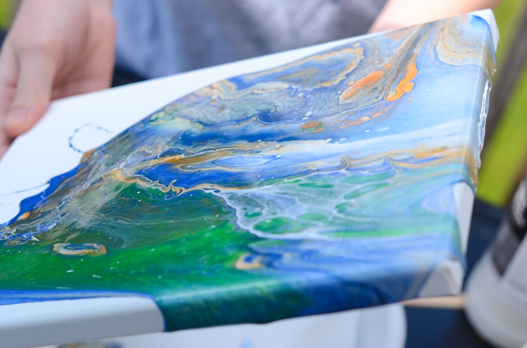 How to do an acrylic paint pour on canvas