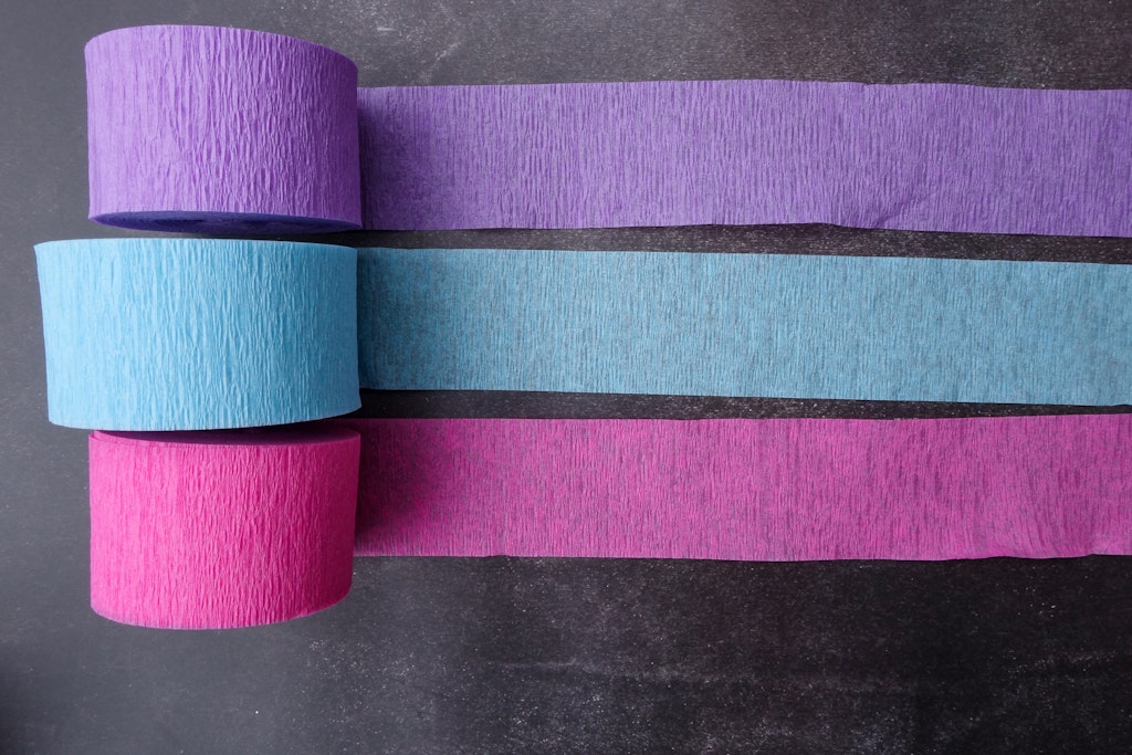 DIY Tutorial: How to make Ruffled Crepe Paper Streamers!