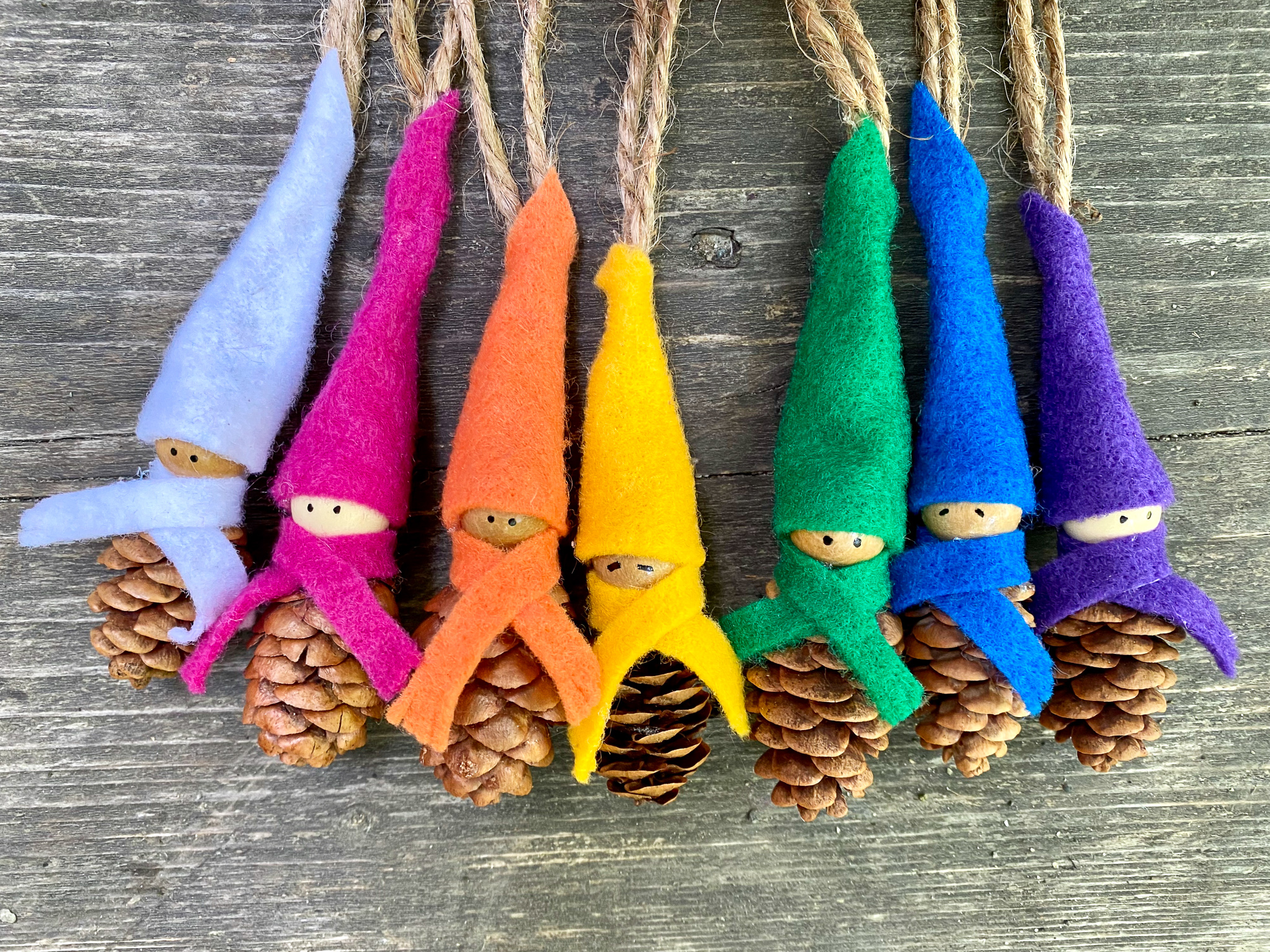 pinecone Christmas gnome ornaments diy