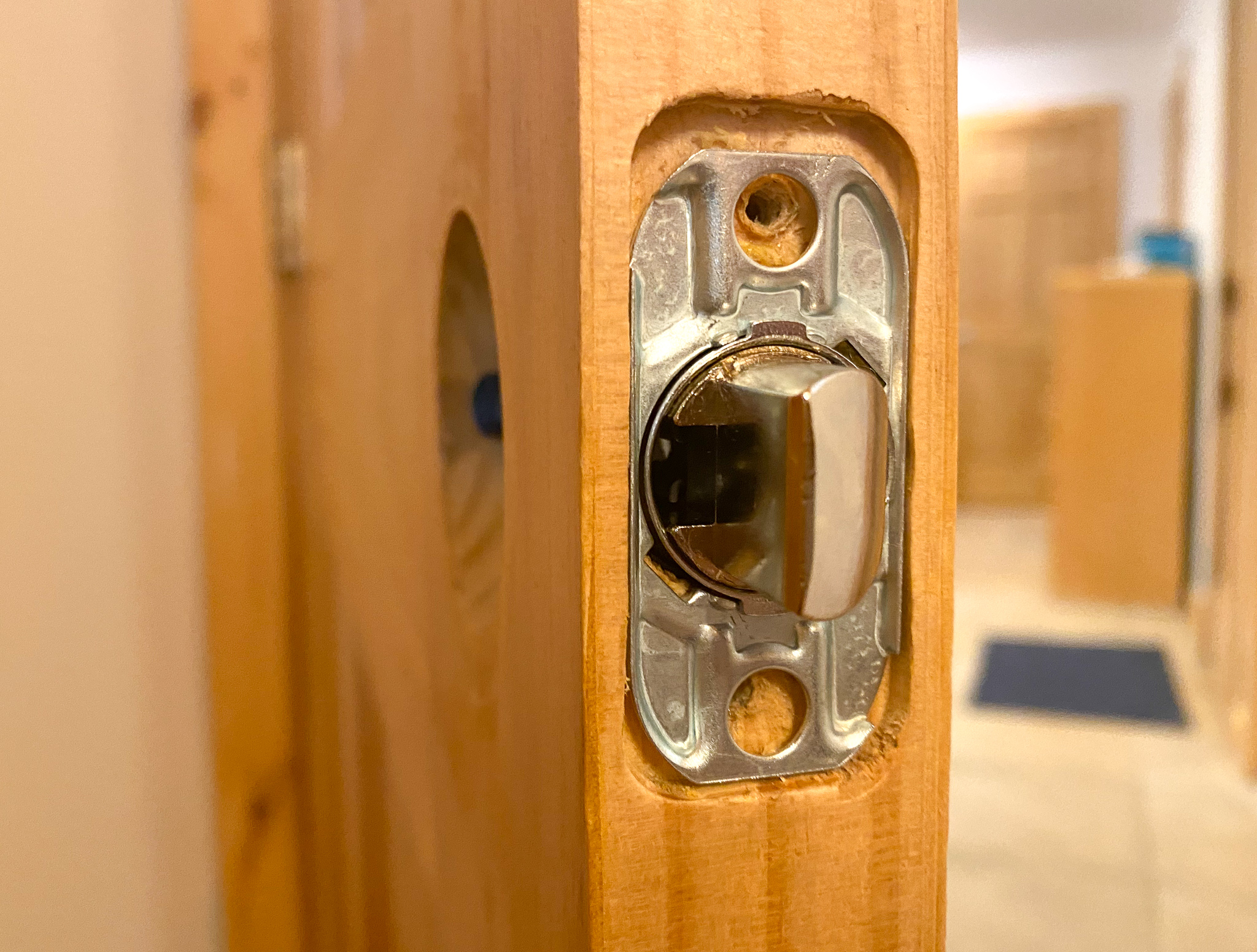 how to install doorknob