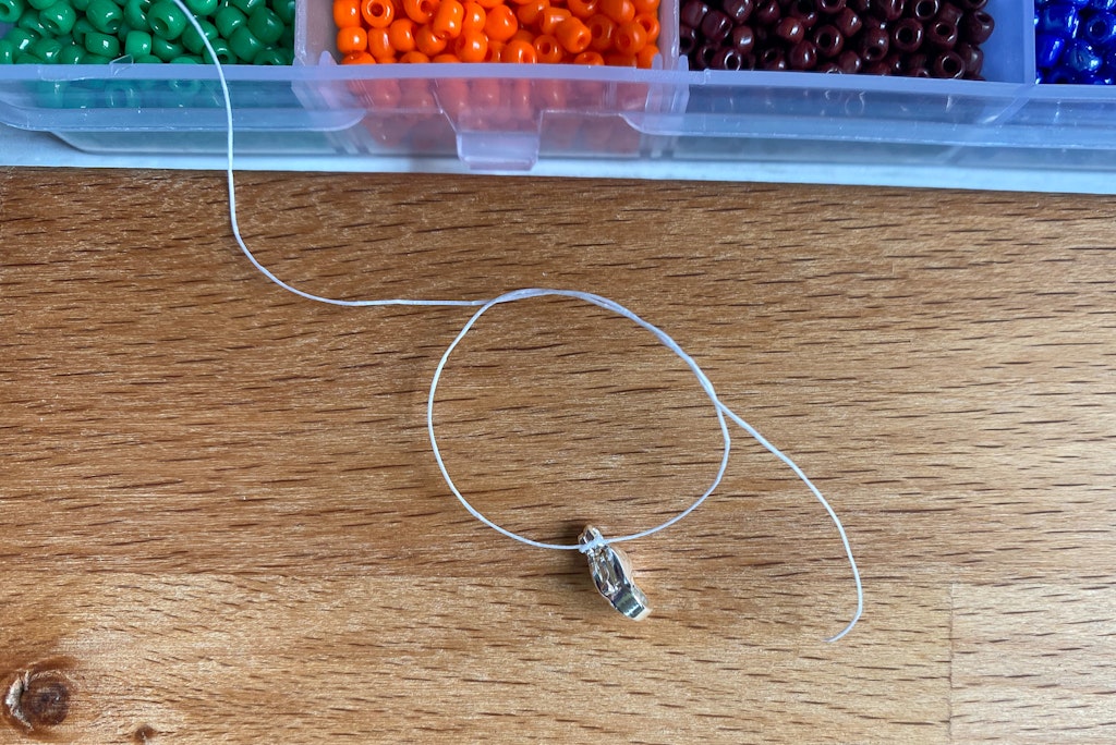 Daisy chain necklace