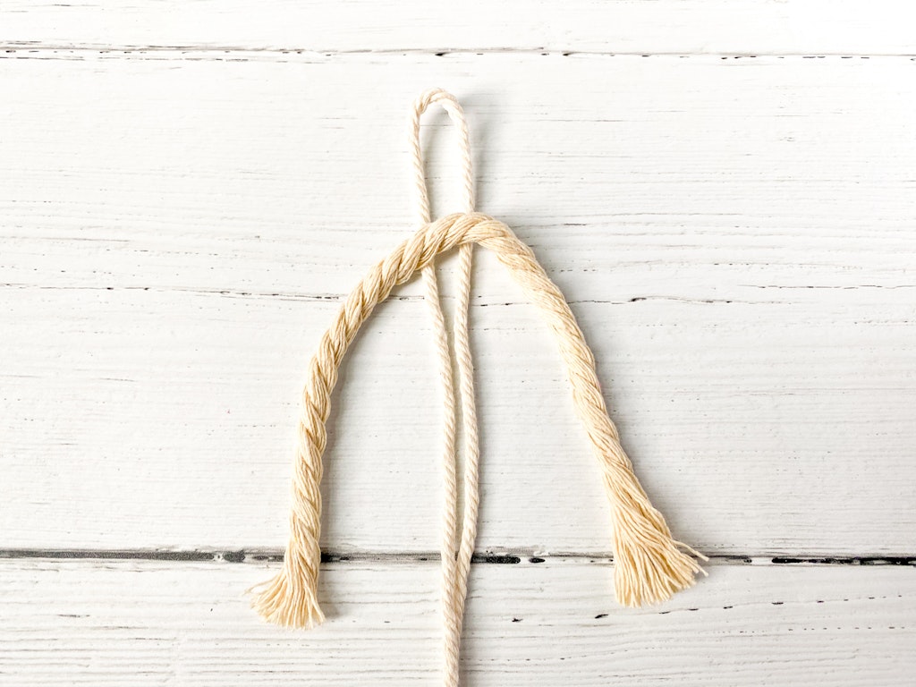 How to make a macrame wall hanging