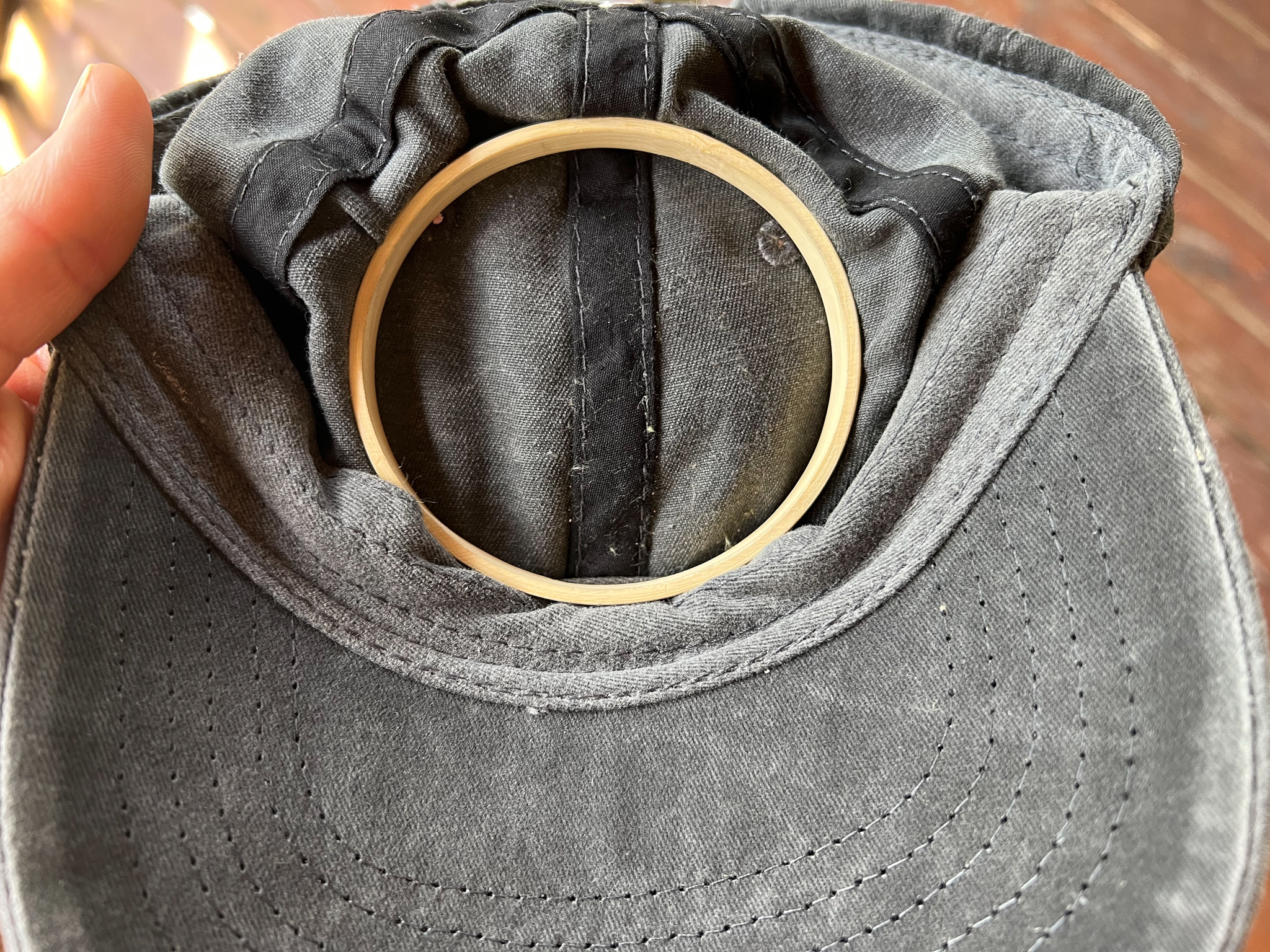 how to embroidery a hat by hand