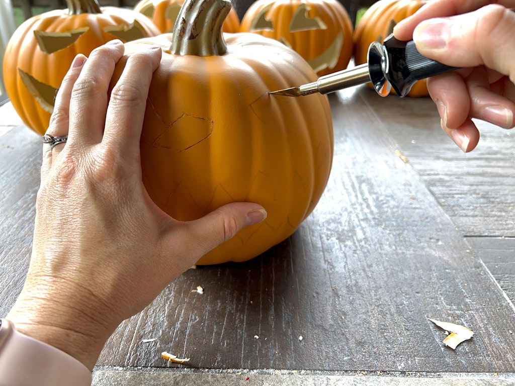 carving craft pumpkins