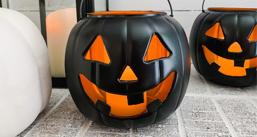 easy Halloween party decor pumpkin lanterns