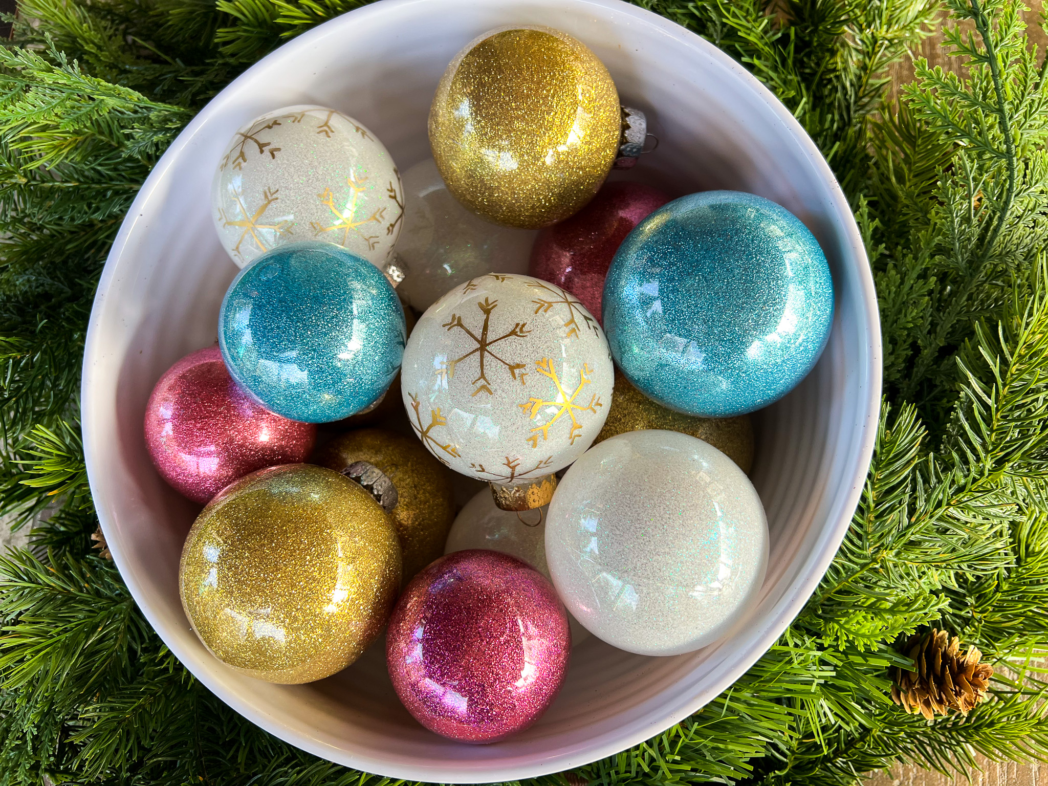 diy glitter ornaments