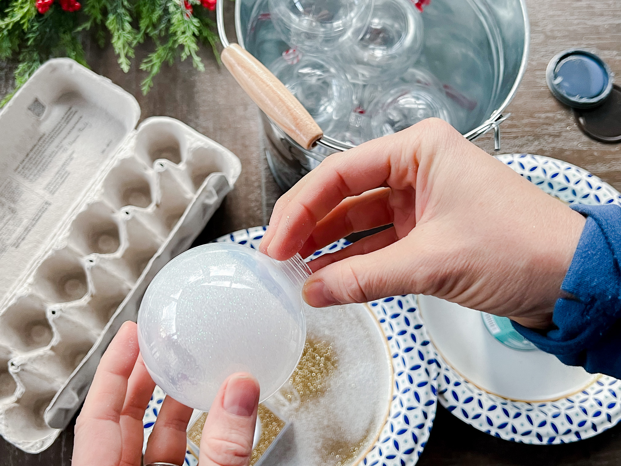 diy glitter ornaments